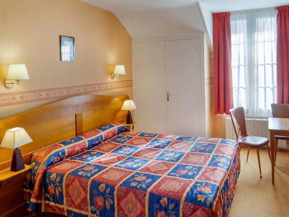Le Chalet De La Foret Hotel 3 Etoiles Et Restaurant Vierzon Dış mekan fotoğraf