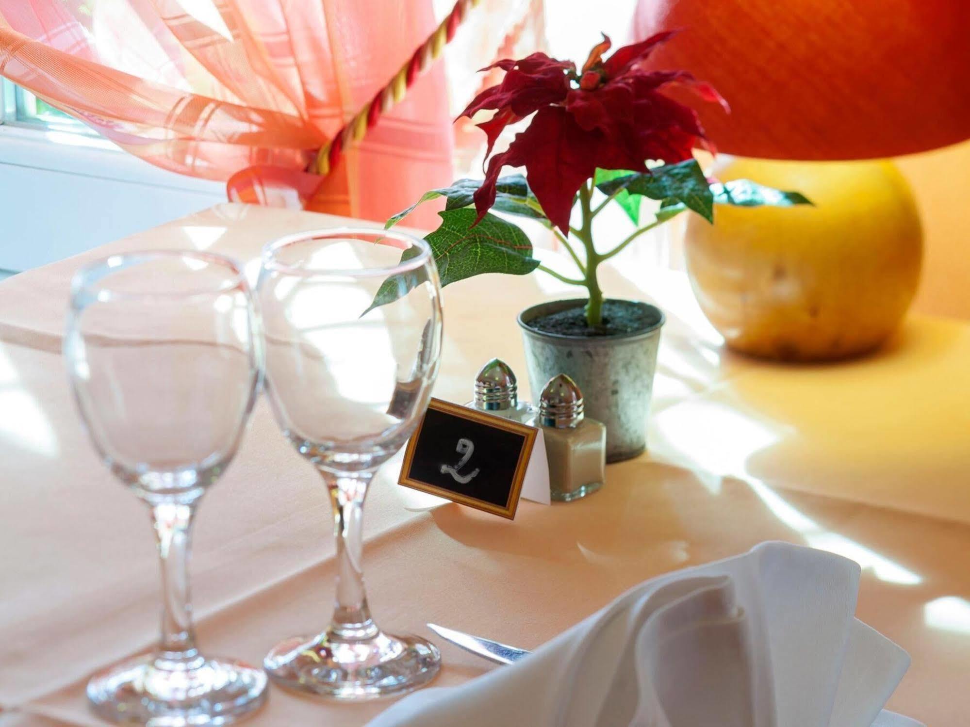 Le Chalet De La Foret Hotel 3 Etoiles Et Restaurant Vierzon Dış mekan fotoğraf