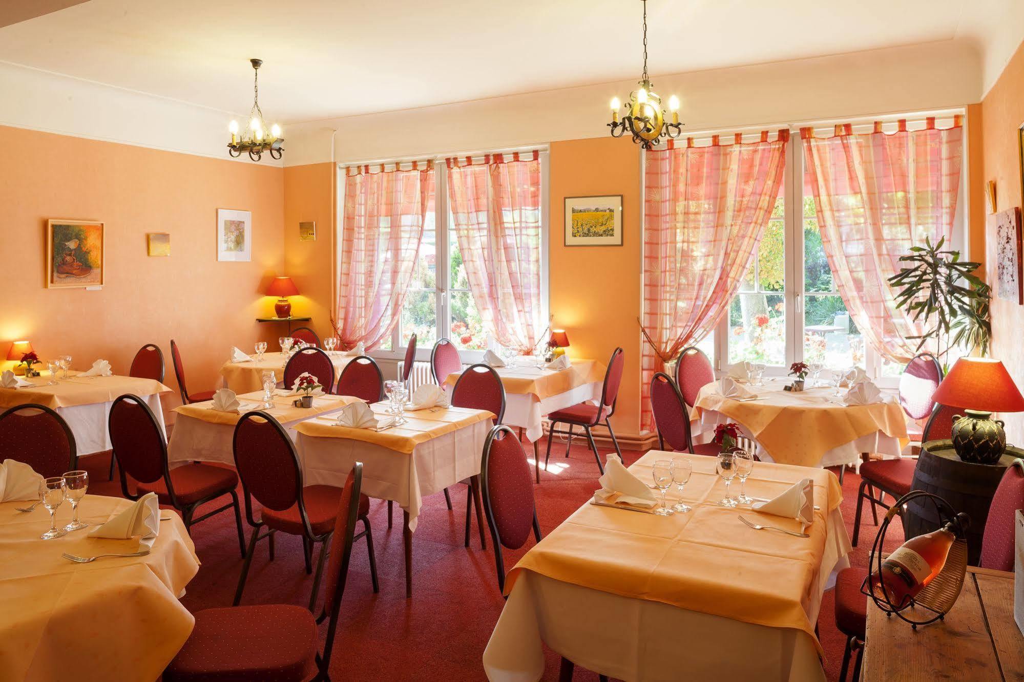 Le Chalet De La Foret Hotel 3 Etoiles Et Restaurant Vierzon Dış mekan fotoğraf