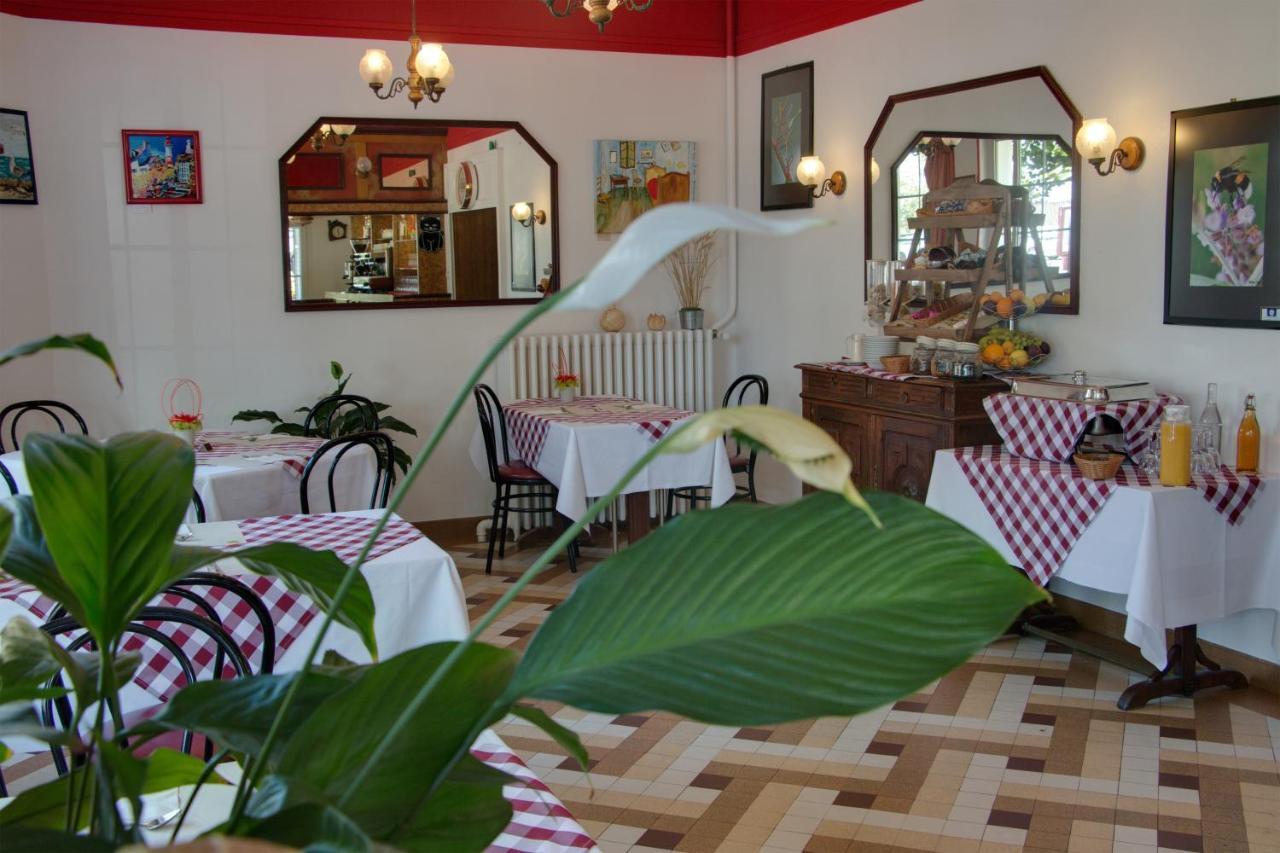 Le Chalet De La Foret Hotel 3 Etoiles Et Restaurant Vierzon Dış mekan fotoğraf